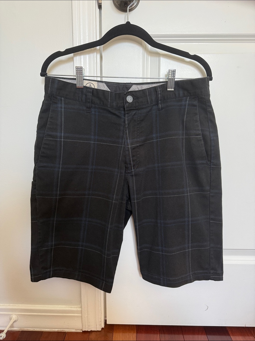 Volcom Men's Black Plaid Casual Shorts